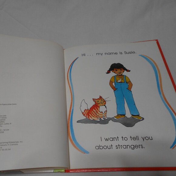 EXCELLENT HC SAFETY TOWN " STRANGERS" BY DOROTHY CHLAD BOOK πΈπ¦π - Picture 6 of 8